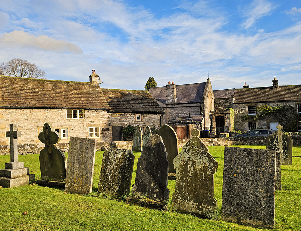 Ashford in the Water churchyard