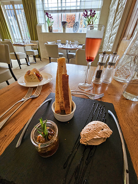 Bakewell Piedaniels pate