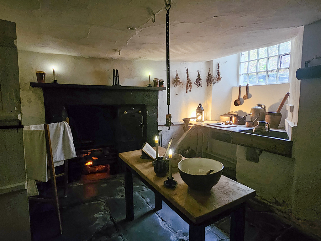 Dove Cottage kitchen